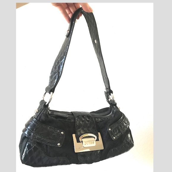 guess black baguette bag